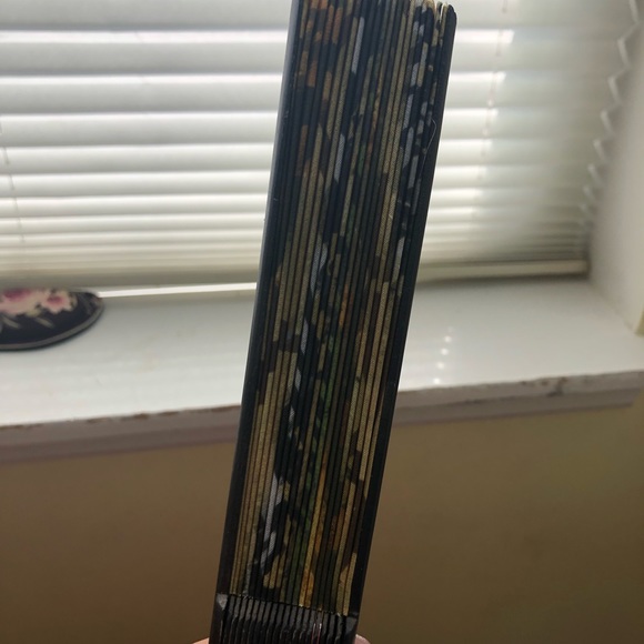 Sassy Jones Fan - Picture 2 of 4